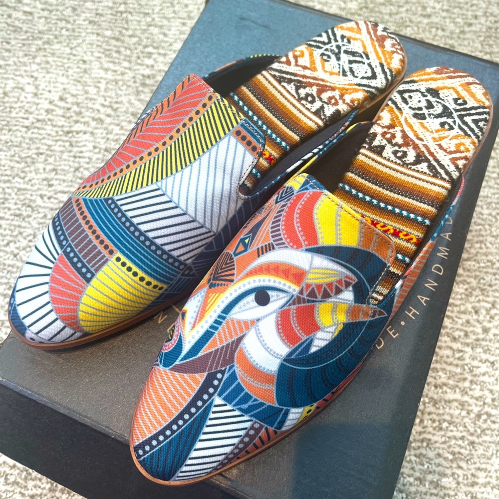 Brand new Inkkas Cyprus slides - Size 9